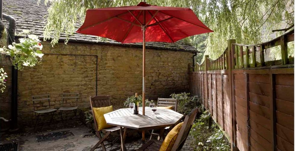 Stepping Stones Cottage exterior, Cotswold Cottages, Bourton-on-the-Water